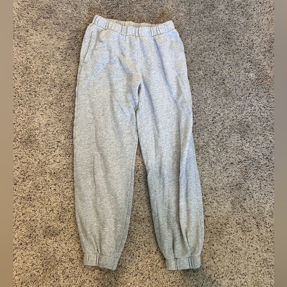 Brandy Melville Pants - Brandy Melville sweatpants